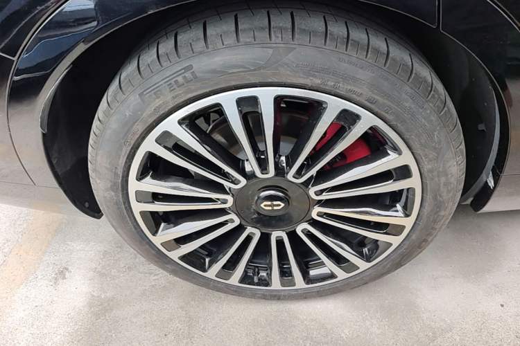 Used Hima AITO M9 2024 All-Electric Ultra Version 100 kWh 6-Seater Model Right Rear Wheel Hub