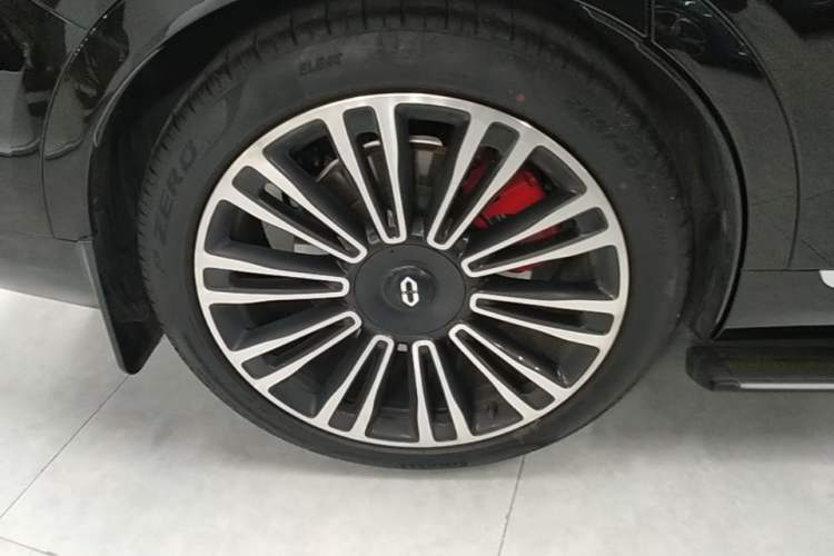 Used Hima AITO M9 2024 Range-Extended Ultra Version 42 kWh 6-Seater Model Right Rear Wheel Hub