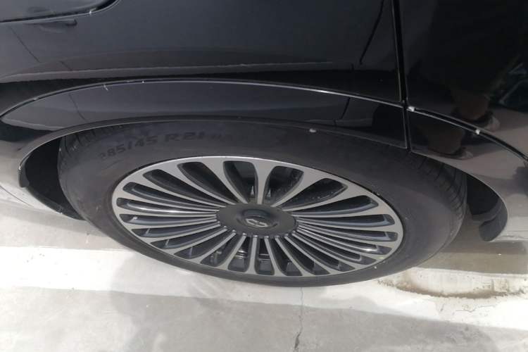 Used Hima AITO M9 2024 Range-Extended Ultra Version 52 kWh 6-Seater Model Right Rear Wheel Hub