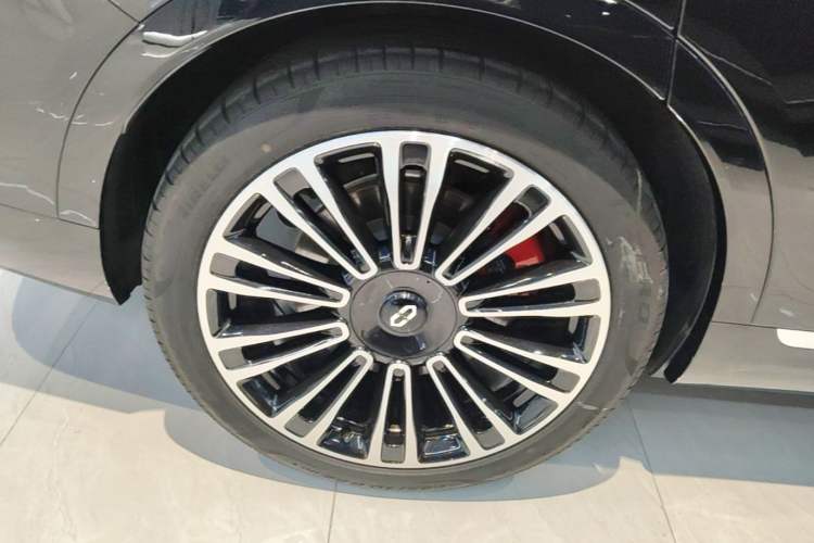 Used Hima AITO M9 2024 Range-Extended Ultra Version 42 kWh 6-Seater Model Right Rear Wheel Hub