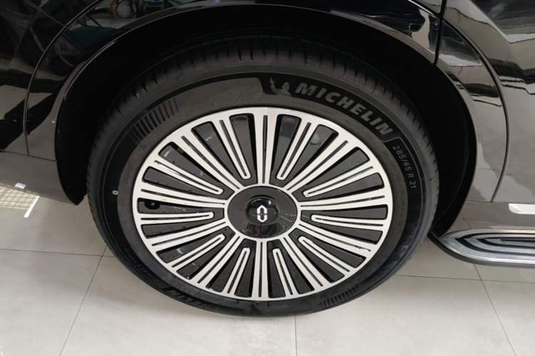 Used Hima AITO M9 2024 Range-Extended Ultra Version 42 kWh 6-Seater Model Right Rear Wheel Hub