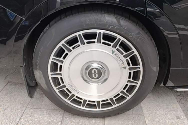 Used Hima AITO M9 2024 Range-Extended Max Edition 42 kWh 6-Seater Version Right Rear Wheel Hub