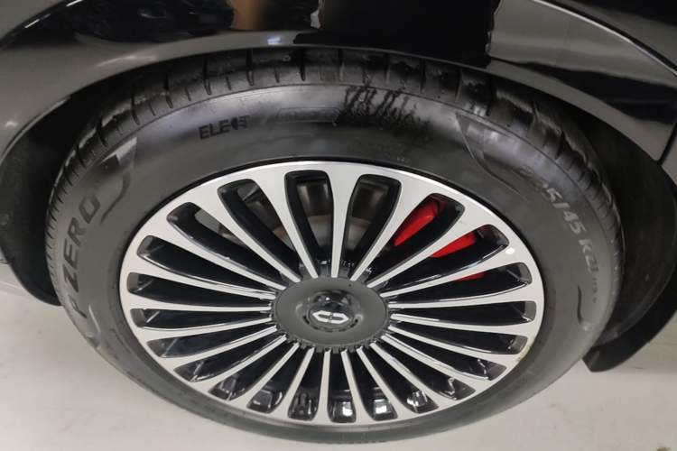 Used Hima AITO M9 2024 Range-Extended Ultra Version 42 kWh 6-Seater Model Right Rear Wheel Hub