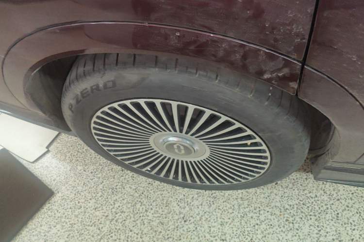 Used Hima AITO M9 2024 Range-Extended Ultra Version 42 kWh 6-Seater Model Right Rear Wheel Hub