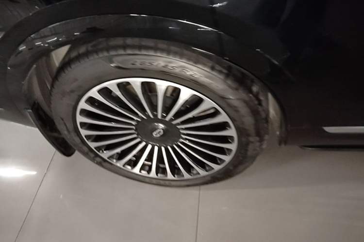 Used Hima AITO M9 2024 Range-Extended Max Edition 52 kWh 6-Seater Version Right Rear Wheel Hub