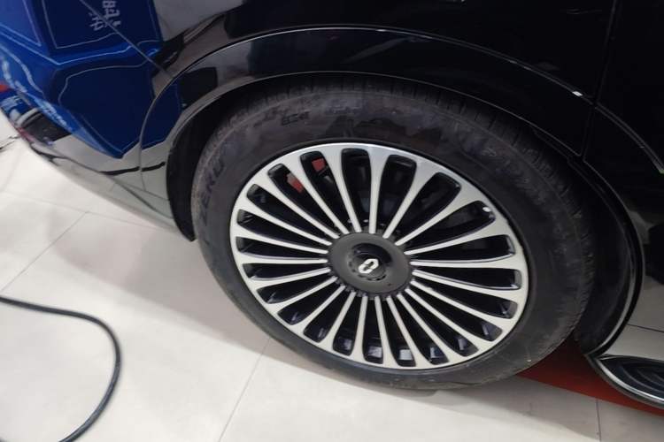 Used Hima AITO M9 2024 Range-Extended Ultra Version 42 kWh 6-Seater Model Right Rear Wheel Hub