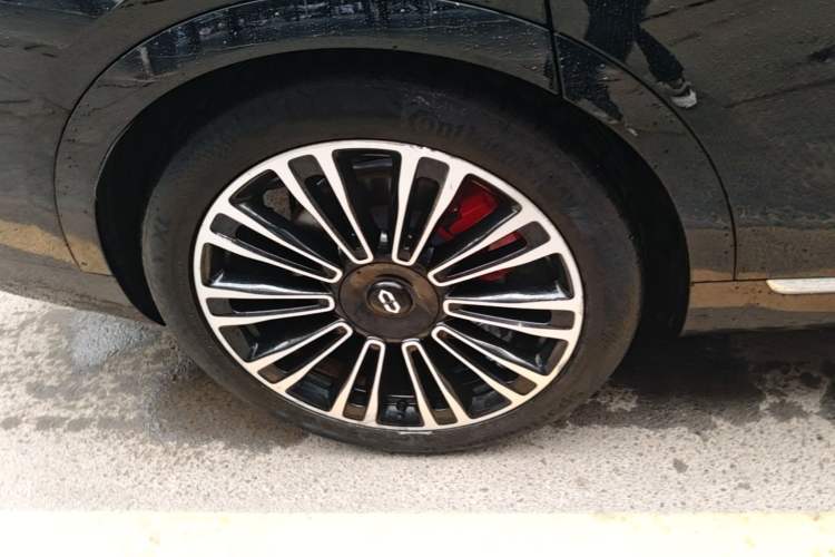 Used Hima AITO M9 2024 Range-Extended Ultra Version 42 kWh 6-Seater Model Right Rear Wheel Hub