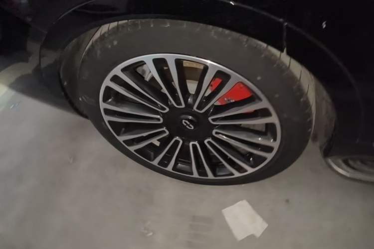 Used Hima AITO M9 2024 Range-Extended Ultra Version 42 kWh 6-Seater Model Right Rear Wheel Hub