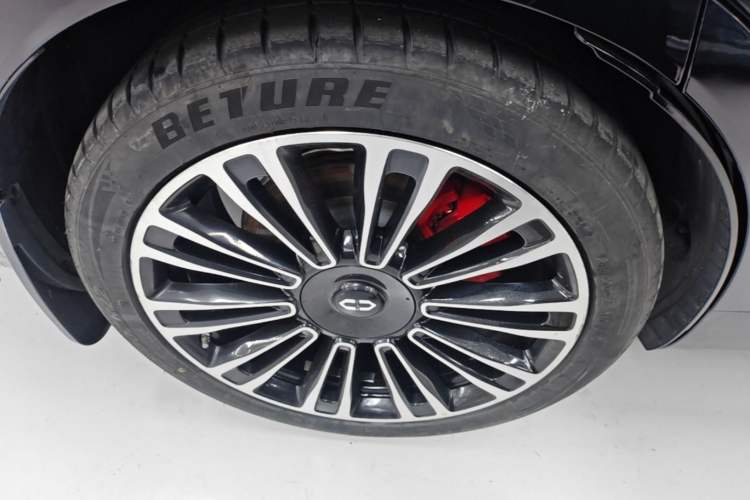 Used Hima AITO M9 2024 Range-Extended Ultra Version 42 kWh 6-Seater Model Right Rear Wheel Hub
