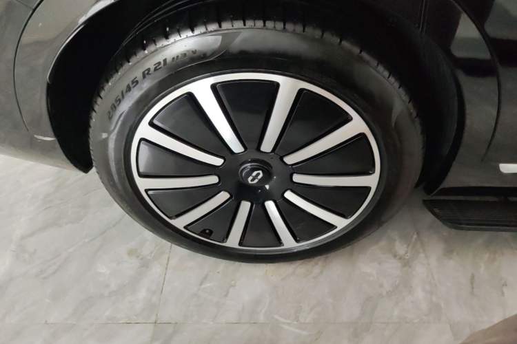 Used Hima AITO M9 2024 Range-Extended Ultra Version 42 kWh 6-Seater Model Right Rear Wheel Hub