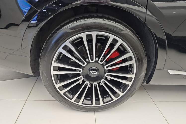 Used Hima AITO M9 2024 Range-Extended Ultra Version 42 kWh 6-Seater Model Right Rear Wheel Hub