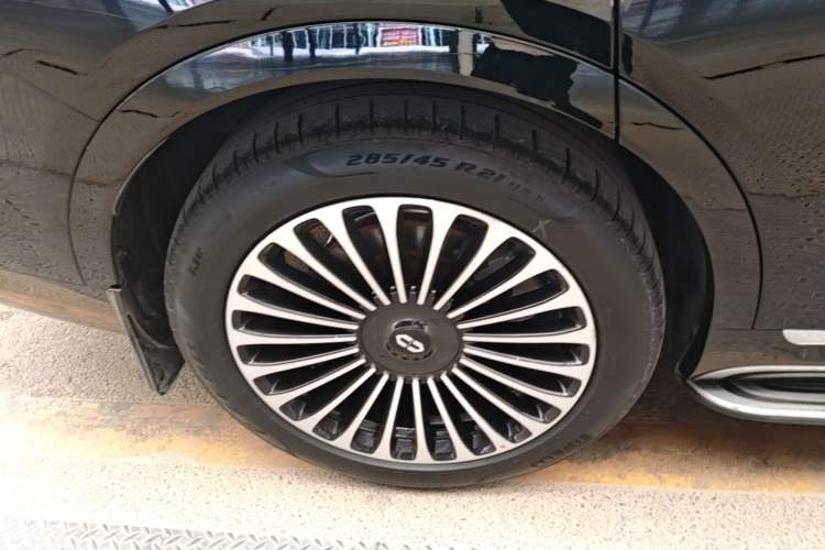Used Hima AITO M9 2024 Range-Extended Ultra Version 42 kWh 6-Seater Model Right Rear Wheel Hub