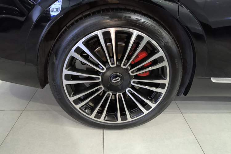 Used Hima AITO M9 2024 Range-Extended Ultra Version 42 kWh 6-Seater Model Right Rear Wheel Hub