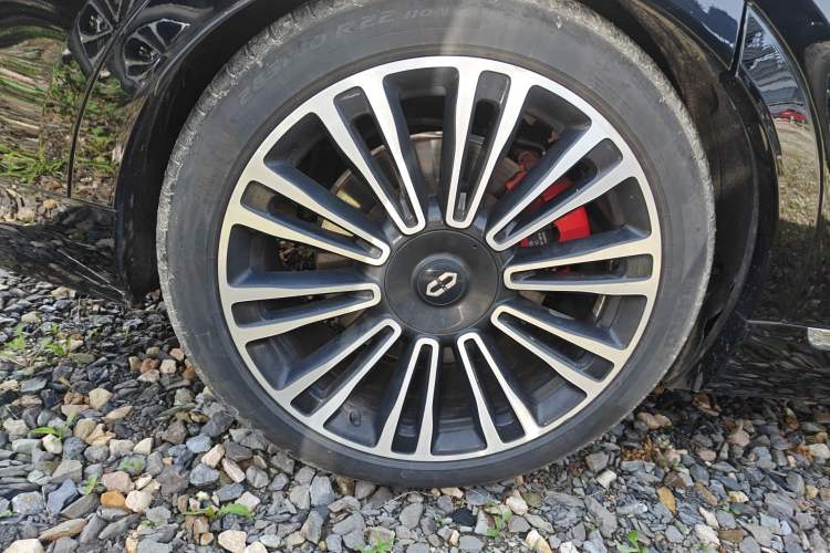 Used Hima AITO M9 2024 Range-Extended Ultra Version 42 kWh 6-Seater Model Right Rear Wheel Hub
