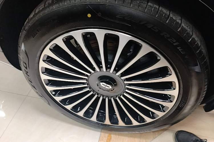 Used Hima AITO M9 2024 Range-Extended Ultra Version 52 kWh 6-Seater Model Right Rear Wheel Hub