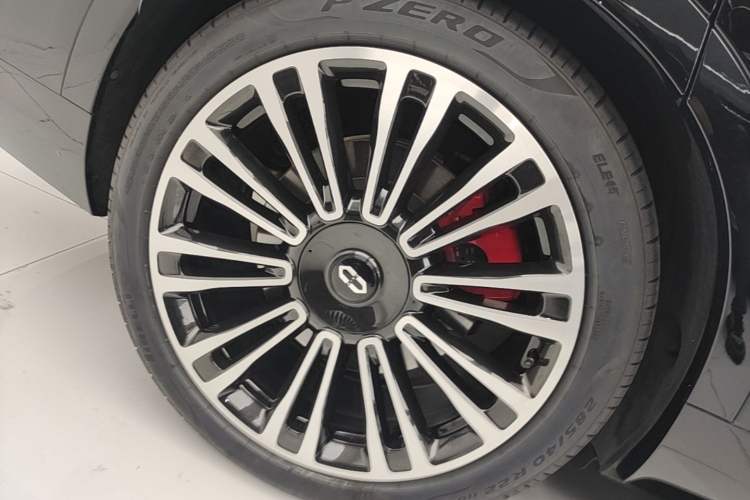 Used Hima AITO M9 2024 Range-Extended Ultra Version 42 kWh 6-Seater Model Right Rear Wheel Hub