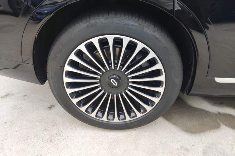 Used Hima AITO M9 2024 Range-Extended Ultra Version 42 kWh 6-Seater Model Right Rear Wheel Hub