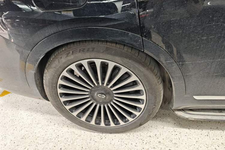 Used Hima AITO M9 2024 Range-Extended Max Edition 42 kWh 6-Seater Version Right Rear Wheel Hub