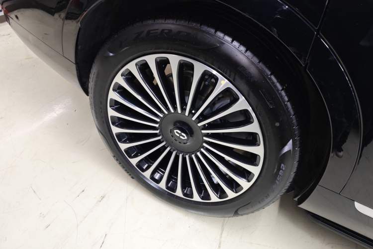 Used Hima AITO M9 2024 Range-Extended Ultra Version 52 kWh 5-Seater Model Right Rear Wheel Hub