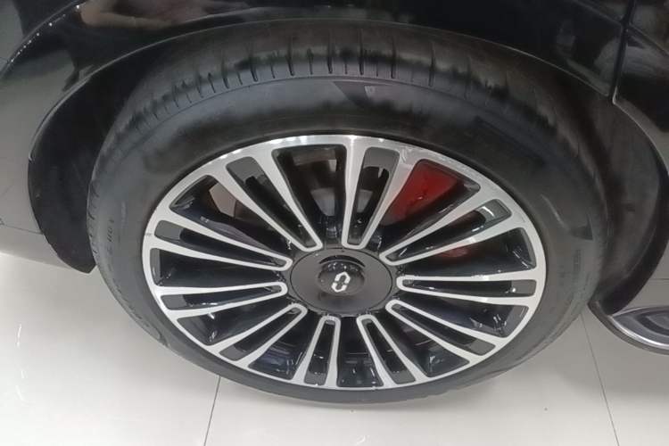 Used Hima AITO M9 2024 Range-Extended Ultra Version 42 kWh 6-Seater Model Right Rear Wheel Hub