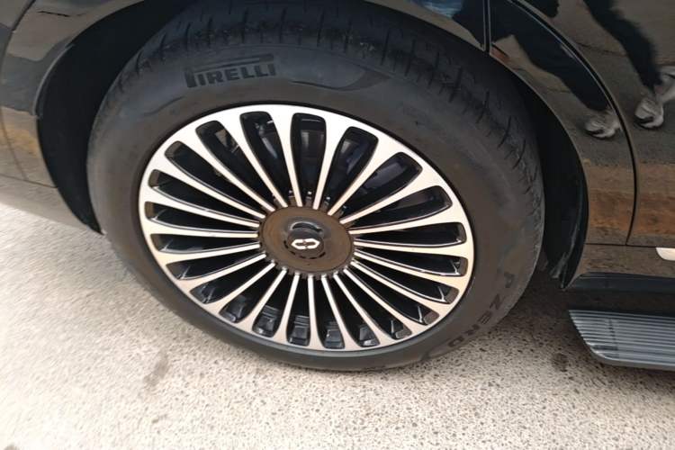 Used Hima AITO M9 2024 Range-Extended Ultra Version 42 kWh 6-Seater Model Right Rear Wheel Hub