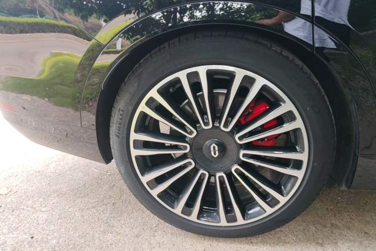 Used Hima AITO M9 2024 Range-Extended Ultra Version 52 kWh 6-Seater Model Right Rear Wheel Hub