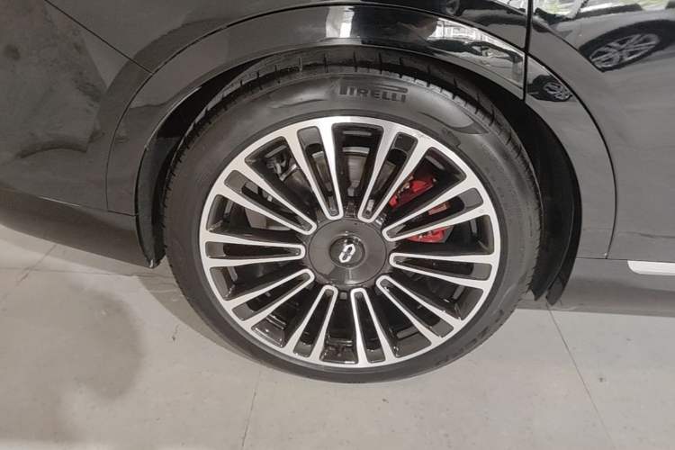 Used Hima AITO M9 2024 Range-Extended Ultra Version 42 kWh 6-Seater Model Right Rear Wheel Hub
