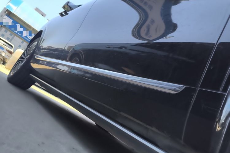 Used Hima AITO M9 2024 Range-Extended Ultra Version 52 kWh 6-Seater Model Right Side Sill