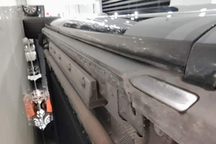 Used Hima AITO M9 2024 Range-Extended Max Edition 42 kWh 6-Seater Version Right Side Sill