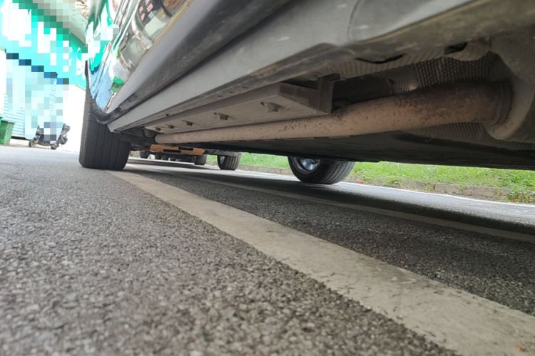 Used Hima AITO M9 2024 Range-Extended Max Edition 42 kWh 6-Seater Version Right Side Sill