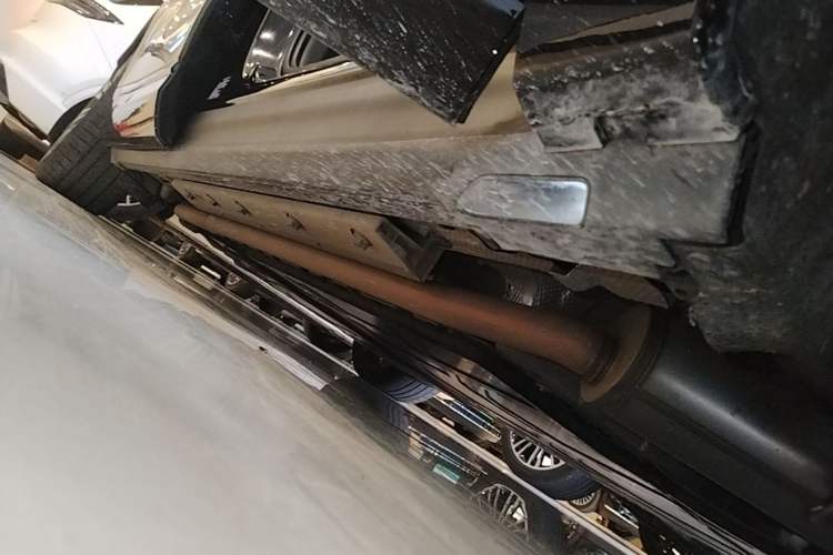 Used Hima AITO M9 2024 Range-Extended Ultra Version 42 kWh 6-Seater Model Right Side Sill