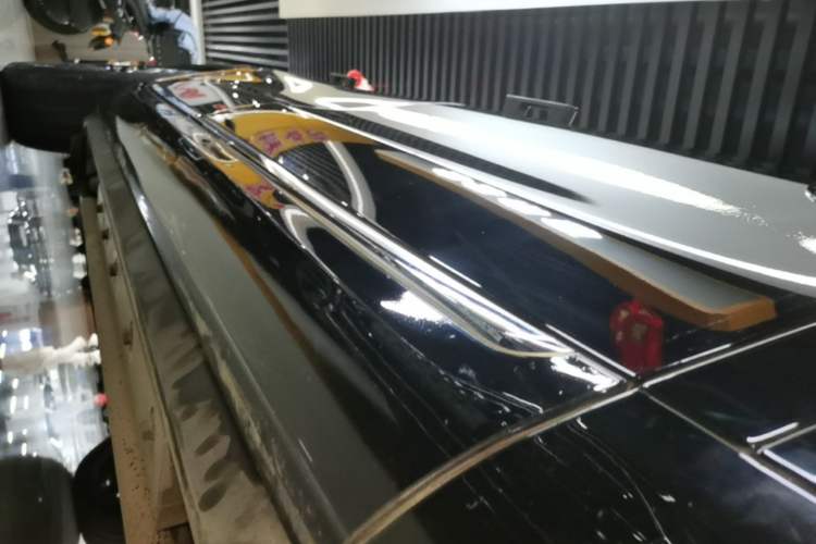Used Hima AITO M9 2024 Range-Extended Max Edition 42 kWh 6-Seater Version Right Side Sill