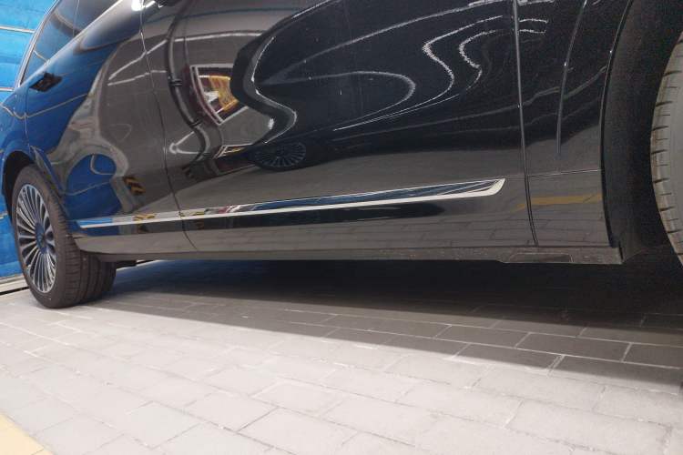 Used Hima AITO M9 2024 Range-Extended Ultra Version 42 kWh 6-Seater Model Right Side Sill