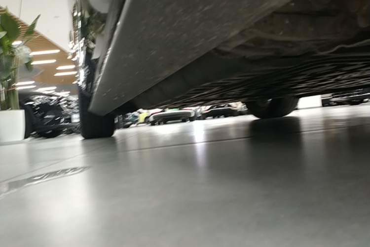 Used Hima AITO M9 2024 Range-Extended Ultra Version 42 kWh 6-Seater Model Right Side Sill