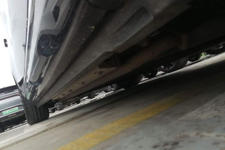 Used Hima AITO M9 2024 Range-Extended Ultra Version 52 kWh 6-Seater Model Right Side Sill