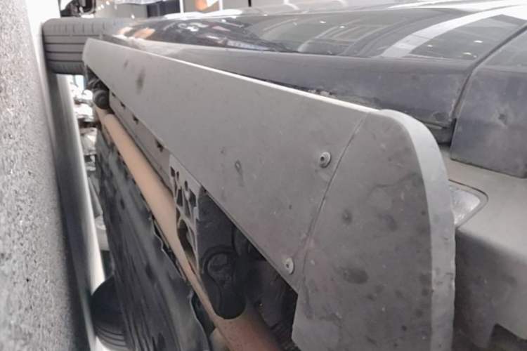 Used Hima AITO M9 2024 Range-Extended Max Edition 42 kWh 6-Seater Version Right Side Sill