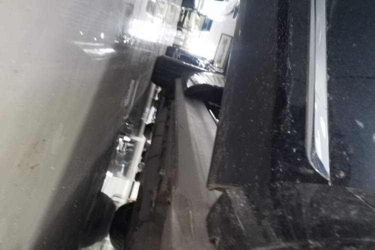 Used Hima AITO M9 2024 Range-Extended Max Edition 42 kWh 6-Seater Version Right Side Sill
