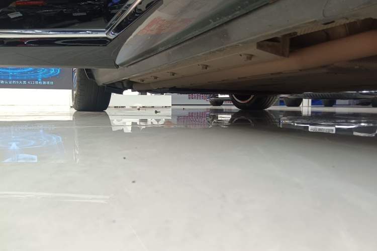Used Hima AITO M9 2024 Range-Extended Max Edition 42 kWh 6-Seater Version Right Side Sill
