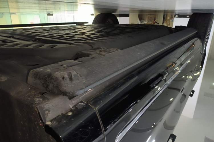 Used Hima AITO M9 2024 Range-Extended Ultra Version 52 kWh 6-Seater Model Right Side Sill