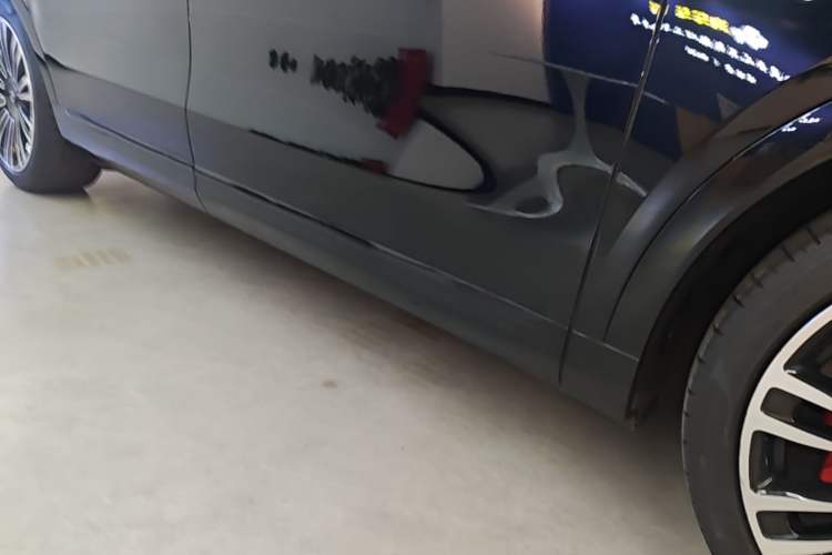Used Hima AITO M9 2024 Range-Extended Ultra Version 52 kWh 6-Seater Model Right Side Sill