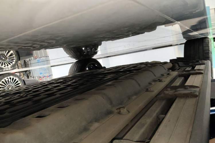 Used Hima AITO M9 2024 Range-Extended Ultra Version 42 kWh 6-Seater Model Right Side Sill