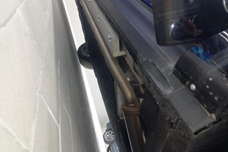 Used Hima AITO M9 2024 Range-Extended Ultra Version 42 kWh 6-Seater Model Right Side Sill