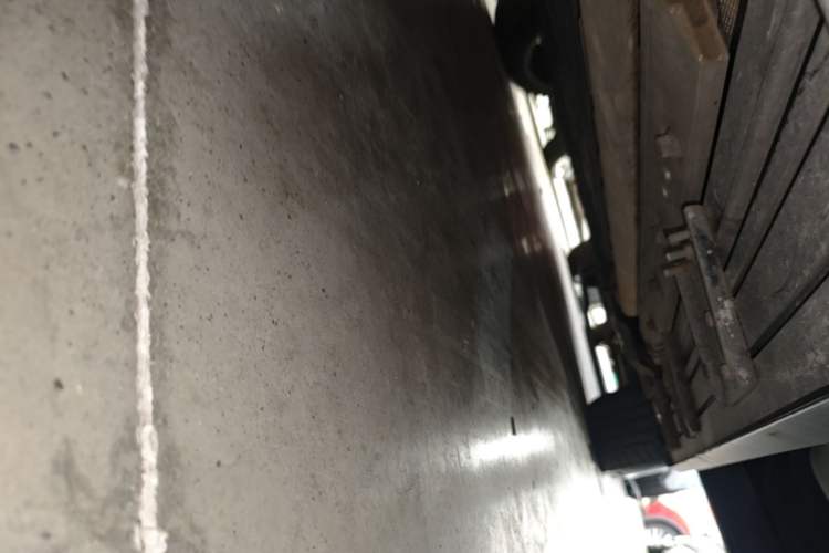 Used Hima AITO M9 2024 Range-Extended Ultra Version 42 kWh 6-Seater Model Right Side Sill