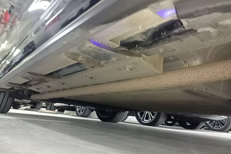 Used Hima AITO M9 2024 Range-Extended Ultra Version 42 kWh 6-Seater Model Right Side Sill