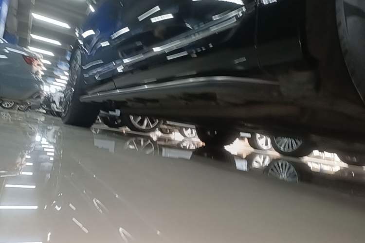 Used Hima AITO M9 2024 Range-Extended Ultra Version 42 kWh 6-Seater Model Right Side Sill