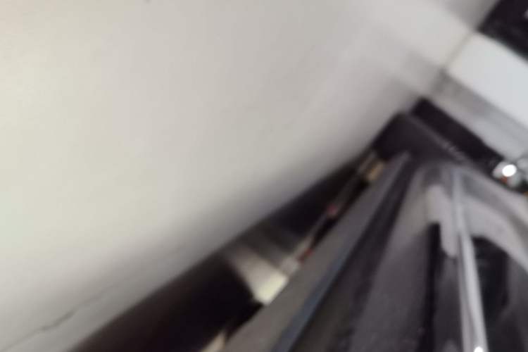 Used Hima AITO M9 2024 Range-Extended Ultra Version 52 kWh 5-Seater Model Right Side Sill