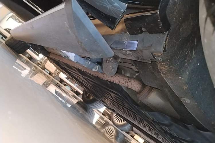 Used Hima AITO M9 2024 Range-Extended Ultra Version 42 kWh 6-Seater Model Right Side Sill