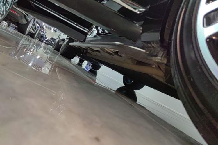 Used Hima AITO M9 2024 Range-Extended Ultra Version 42 kWh 6-Seater Model Right Side Sill