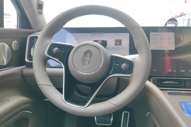 Used Hima AITO M9 2024 Range-Extended Ultra Version 52 kWh 5-Seater Model Steering Wheel