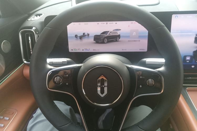 Used Hima AITO M9 2024 Range-Extended Ultra Version 42 kWh 6-Seater Model Steering Wheel
